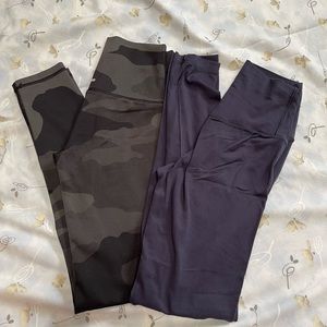 BUNDLE! Lightly worn leggings. Two aerie leggings size xs. Great condition!